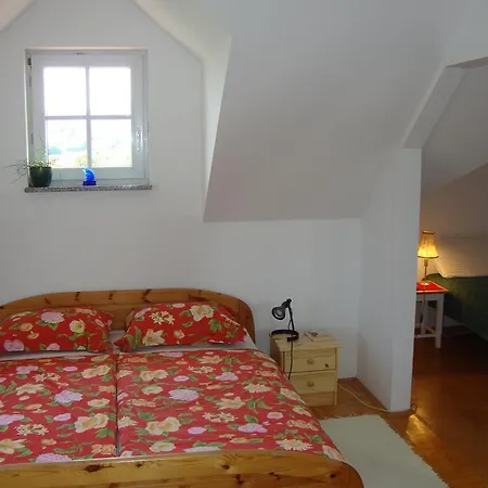 Bed and breakfast Trnje Pivka
